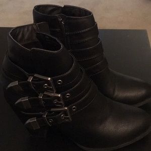 Charlotte russe US size6 buckle booties